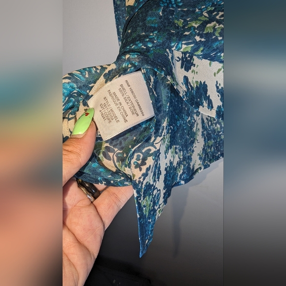 Joie Blue/Green Silk Floral Top - Picture 6 of 6